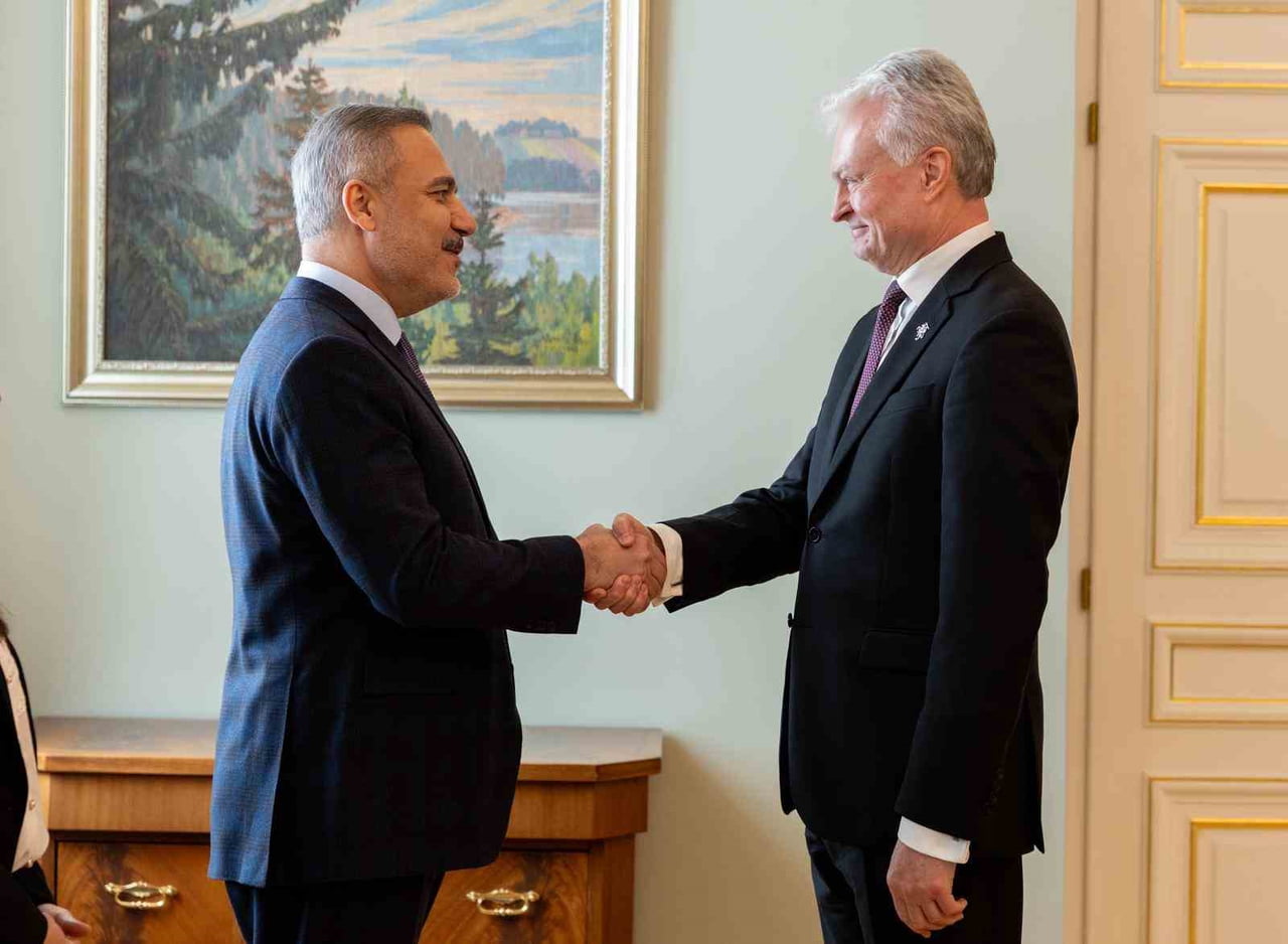 DIŞİŞLERİ BAKANI HAKAN FİDAN, VİLNİUS’TA LİTVANYA CUMHURBAŞKANI GİTANAS NAUSEDA TARAFINDAN KABUL...