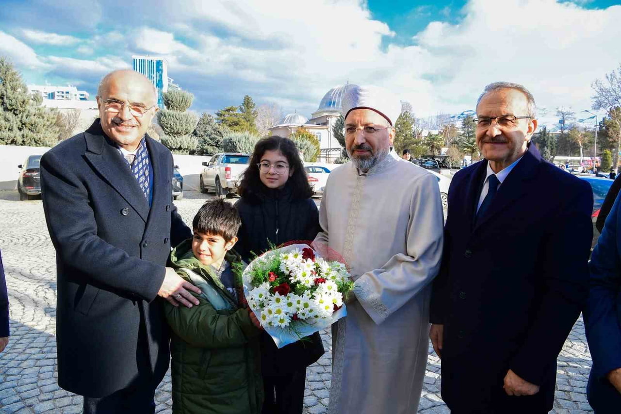 DİYANET İŞLERİ BAŞKANI ARPAGUŞ’TAN MALATYA'DA, BÜYÜKŞEHİR BELEDİYESİ ZİYARETİ