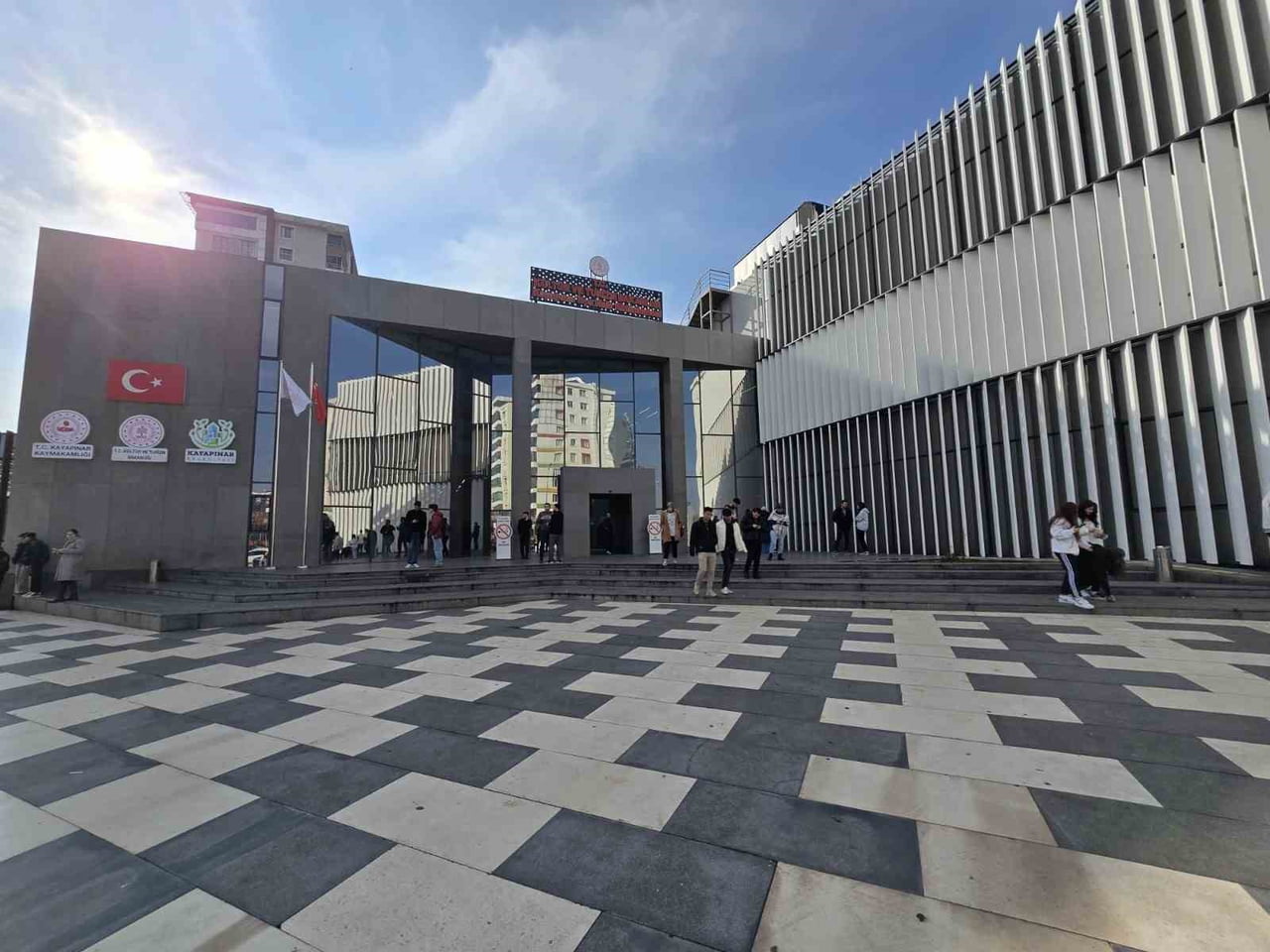 DİYARBAKIR'DA 4 BİN 420 METREKARE KULLANIM ALANINA SAHİP KAYAPINAR İLÇE HALK KÜTÜPHANESİ, 2025...