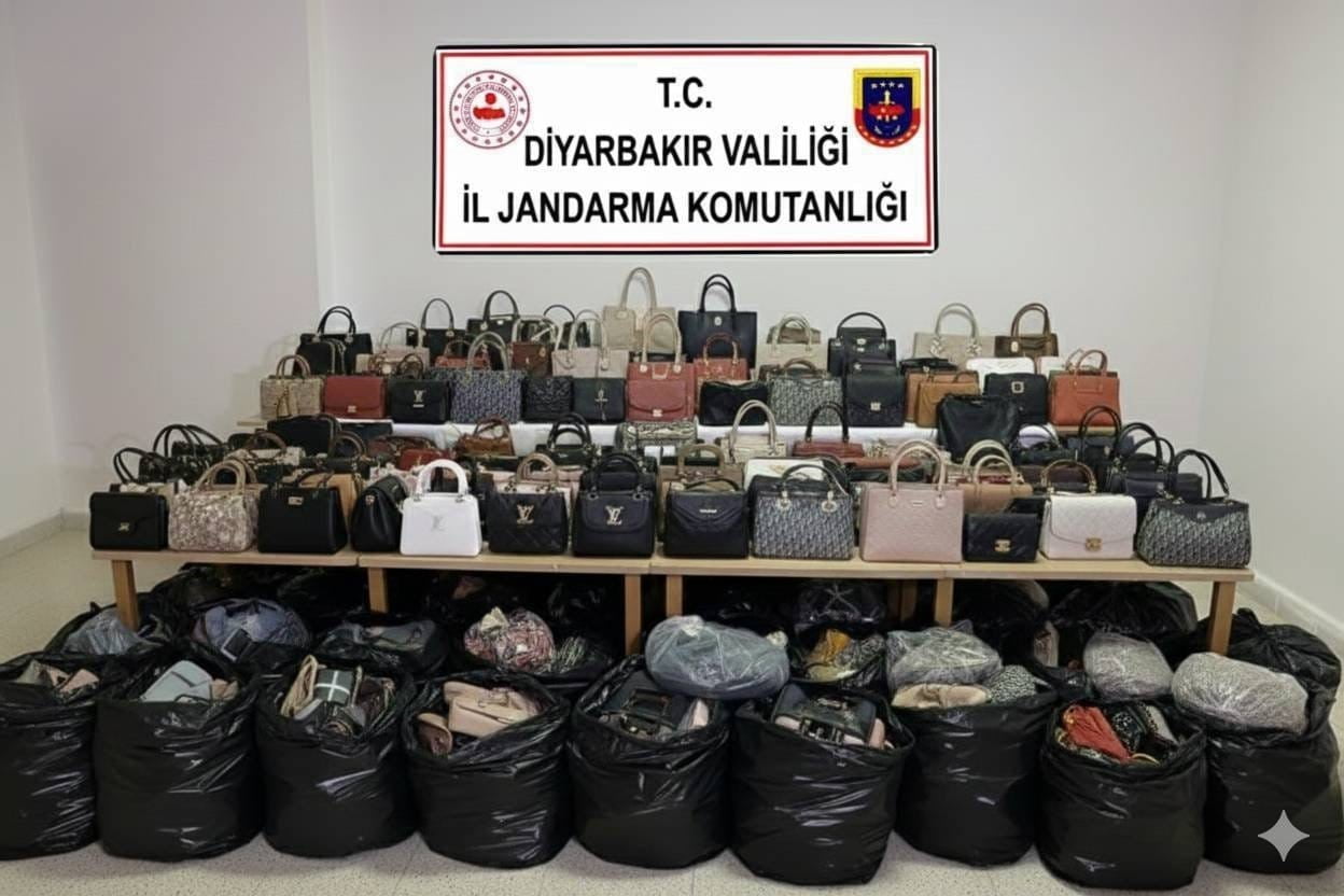 DİYARBAKIR'DA JANDARMA EKİPLERİ TARAFINDAN YAPILAN OPERASYONLARDA ÇOK SAYIDA SİLAH VE GÜMRÜK...