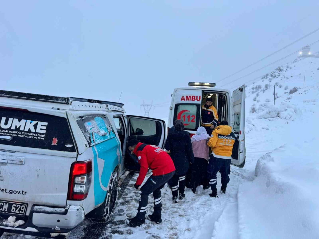 DİYARBAKIR GENELİNDE ETKİLİ OLAN YOĞUN KAR YAĞIŞI, BUZLANMA VE KAPALI YOLLAR, KIRSAL MAHALLELERDE...