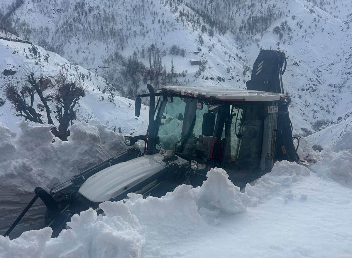 DİYARBAKIR’IN KULP İLÇESİNDE SABAH SAATLERİNDE SİS BASTI, ÖĞLEYE DOĞRU KARLA KARIŞIK YAĞIŞ...