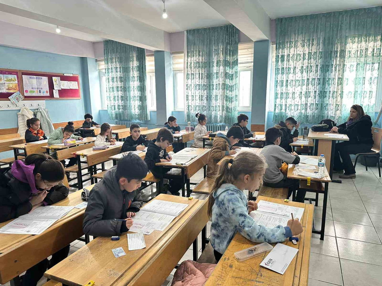 DİYARBAKIR VALİLİĞİ İLE DİYARBAKIR İL MİLLÎ EĞİTİM MÜDÜRLÜĞÜ’NÜN ORTAKLAŞA YÜRÜTTÜĞÜ “OKU KİTABINI...