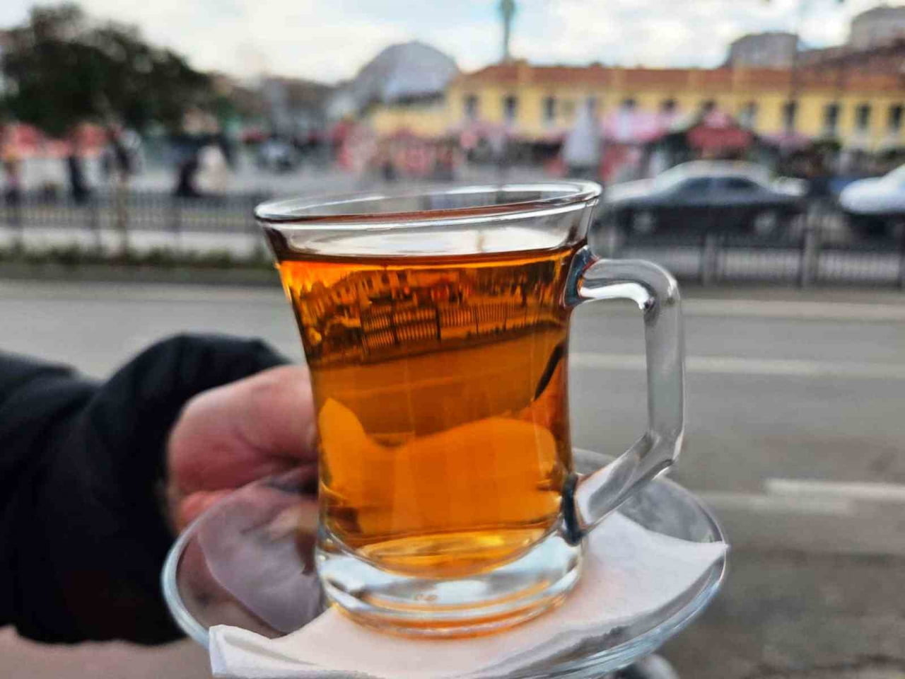 DONDURUCU SOĞUKLARIN ETKİLİ OLDUĞU SAMSUN'DA VATANDAŞLAR KIŞ ÇAYINA İLGİ GÖSTERİYOR.