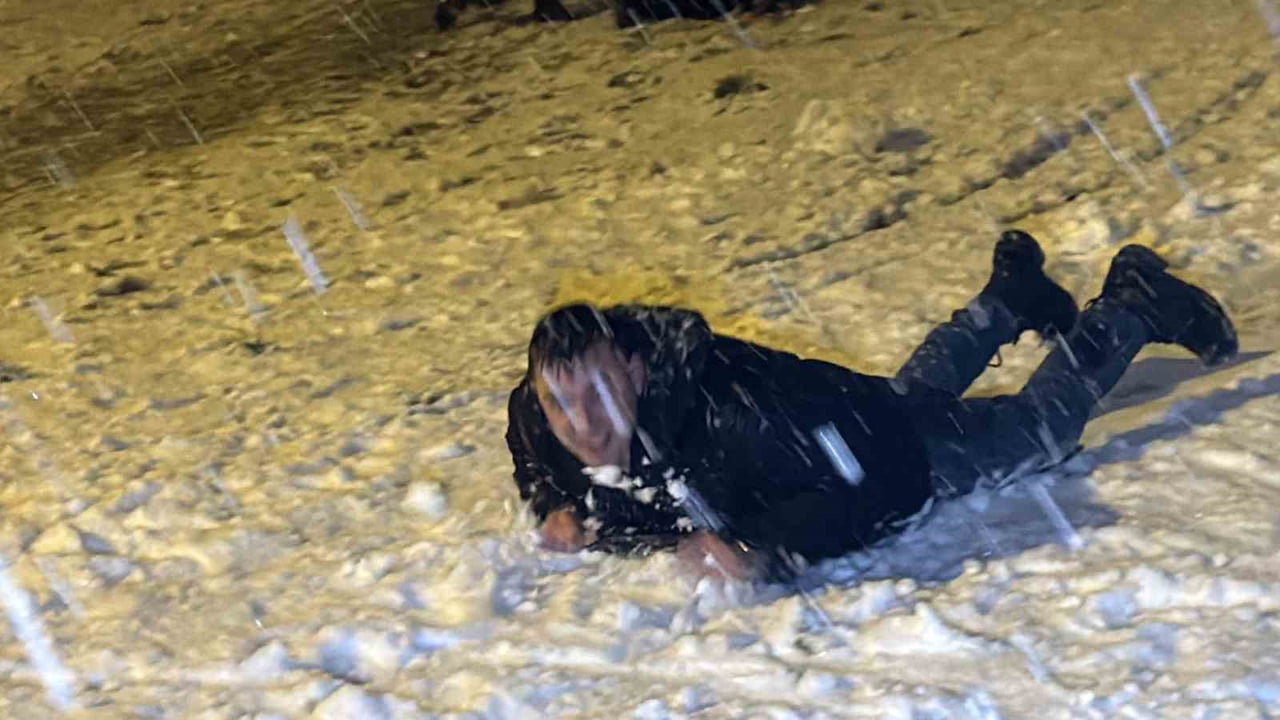 DÜZCE’DE ETKİLİ OLAN KAR YAĞIŞI SONRASINDA BAHÇEŞEHİR BÖLGESİNİ DÜZCELİLER KAYAK MERKEZİNE...