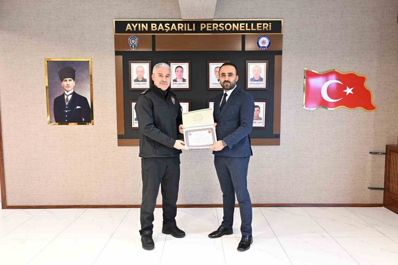 DÜZCE İL EMNİYET MÜDÜRÜ İBRAHİM ERGÜDER, ARALIK AYI İÇERİSİNDE GÖREVLERİNDE ÜSTÜN BAŞARI VE GAYRET...