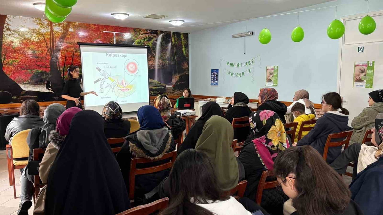 DÜZCE SAĞLIK MÜDÜRLÜĞÜ TARAFINDAN VERİLEN EĞİTİMLERDE KANSERİN ERKEN TEŞHİSİNİN ÖNEMİNE DEĞİNEREK...