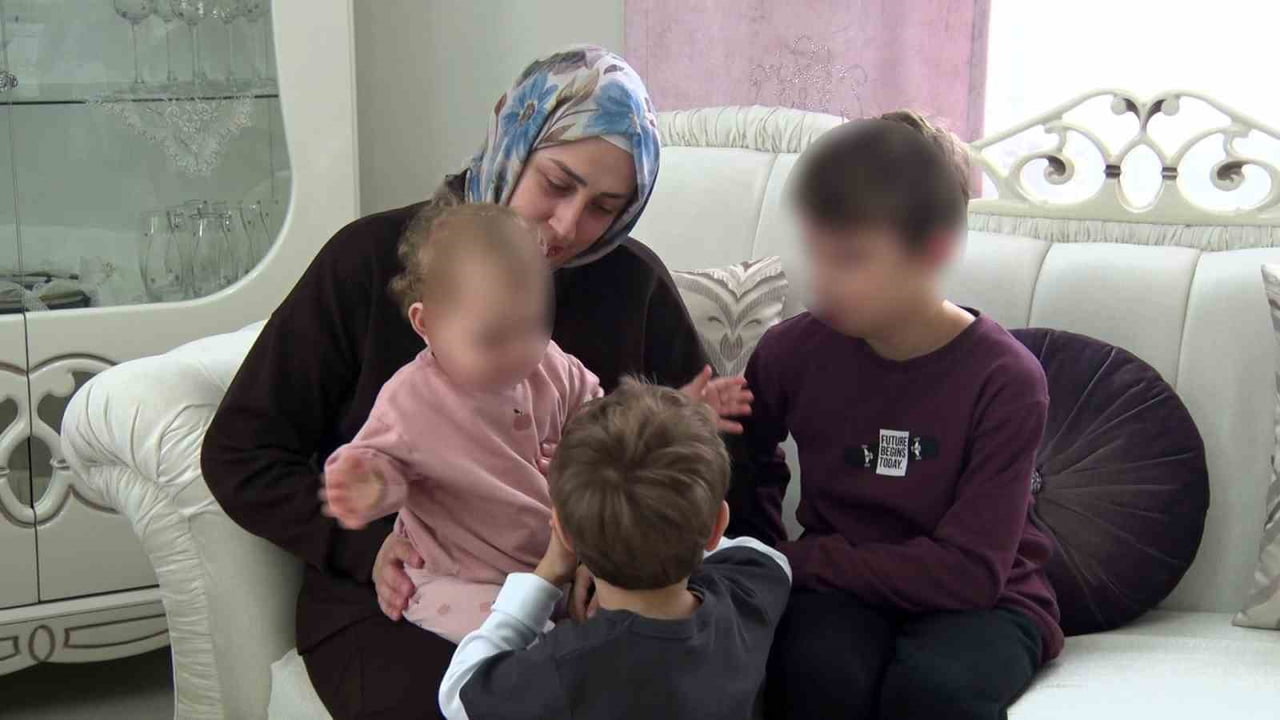 EBRU ÖKSÜZ VE AİLESİ