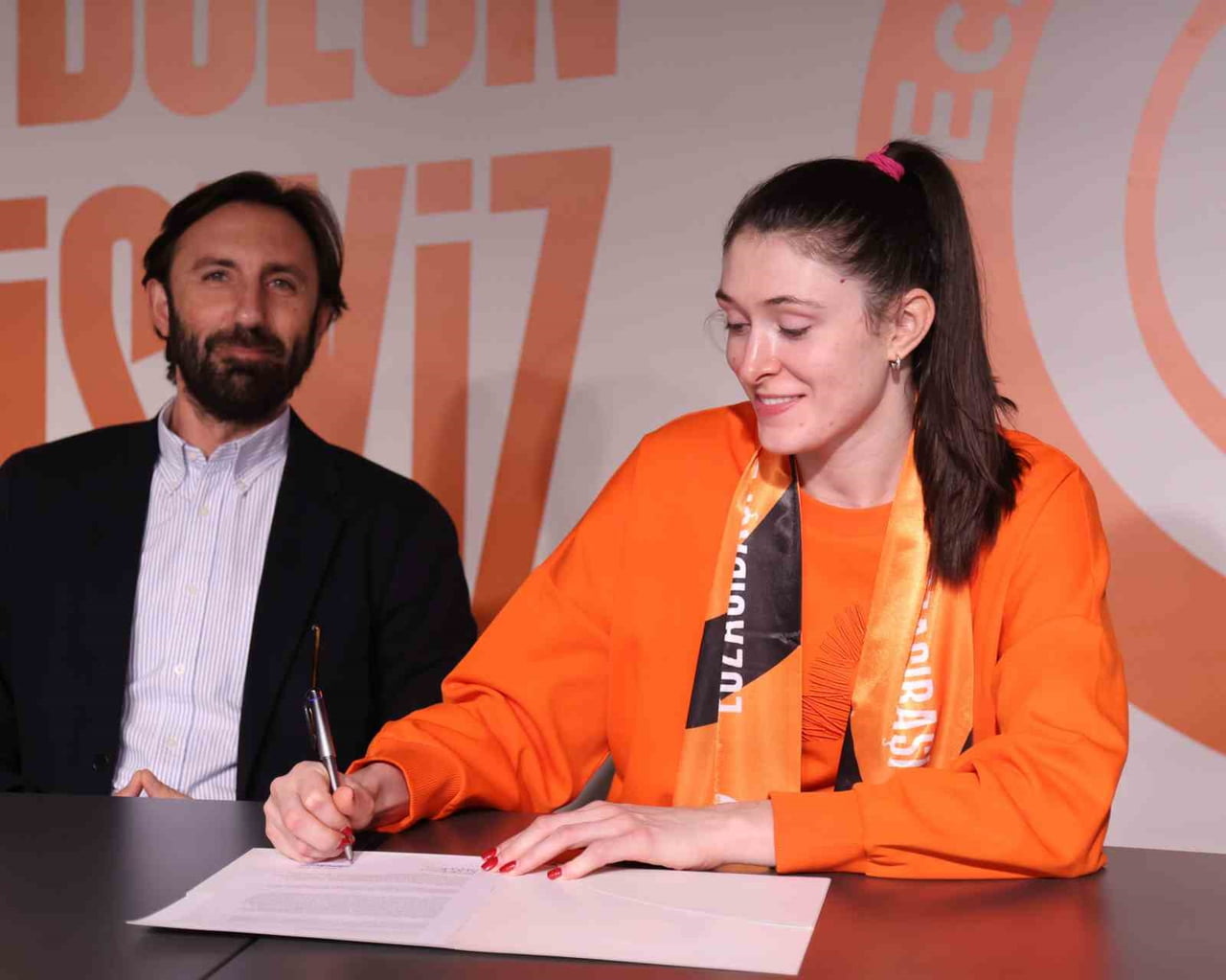 ECZACIBAŞI DYNAVİT, 2024-2025 SEZONUNDA KADROSUNA KATTIĞI ABD MİLLİ TAKIMI’NIN ORTA OYUNCUSU DANA...