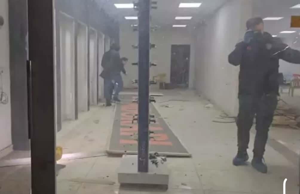 EDİNİLEN BİLGİYE GÖRE, CEYLANPINAR YOLU ÜZERİNDE AKŞAM SAATLERİNDE MEYDANA GELEN OLAYDA, KİMLİĞİ...