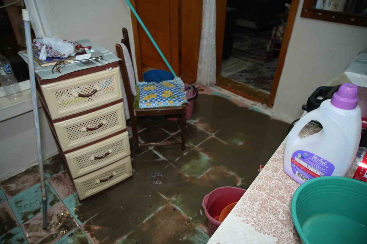 EDİRNE’DE SAĞANAK SU BASKINLARINA YOL AÇTI