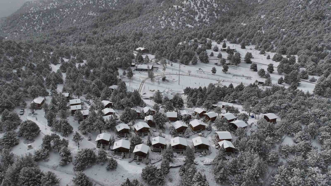 EGE BÖLGESİ’NDE KIŞ TURİZMİNİN YÜKSELEN YILDIZI DENİZLİ NİKFER KAYAK MERKEZİ İLE KENTİN ÖNEMLİ...