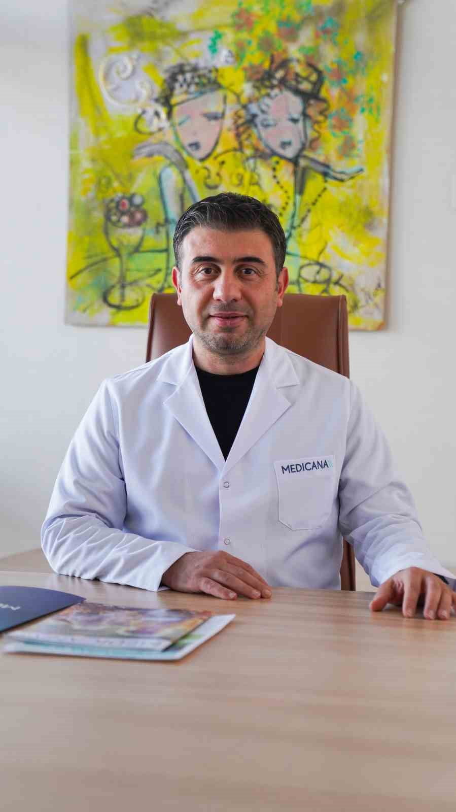 EKRAN BAŞINDA GEÇİRİLEN UZUN SÜRELER VE ARTAN STRES BAŞ AĞRILARININ EN SIK NEDENLERİ ARASINDA YER...