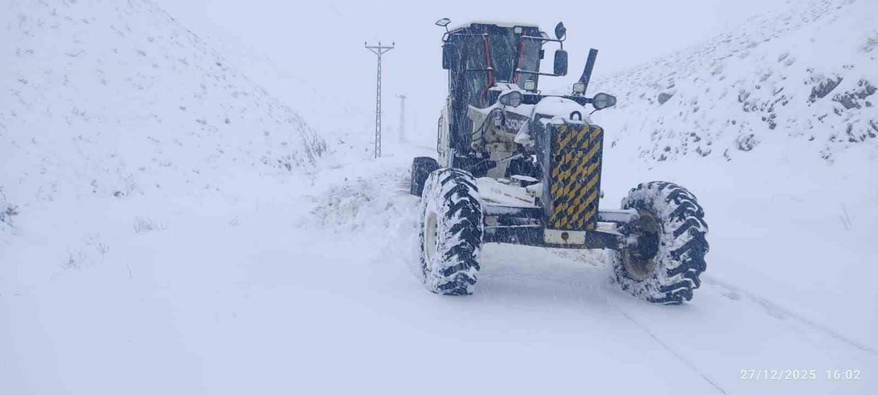 ELAZIĞ’DA DÜN GECE BAŞLAYAN VE ETKİSİ SÜRDÜREN KAR YAĞIŞI NEDENİYLE KENT GENELİNDE BULUNAN 546...