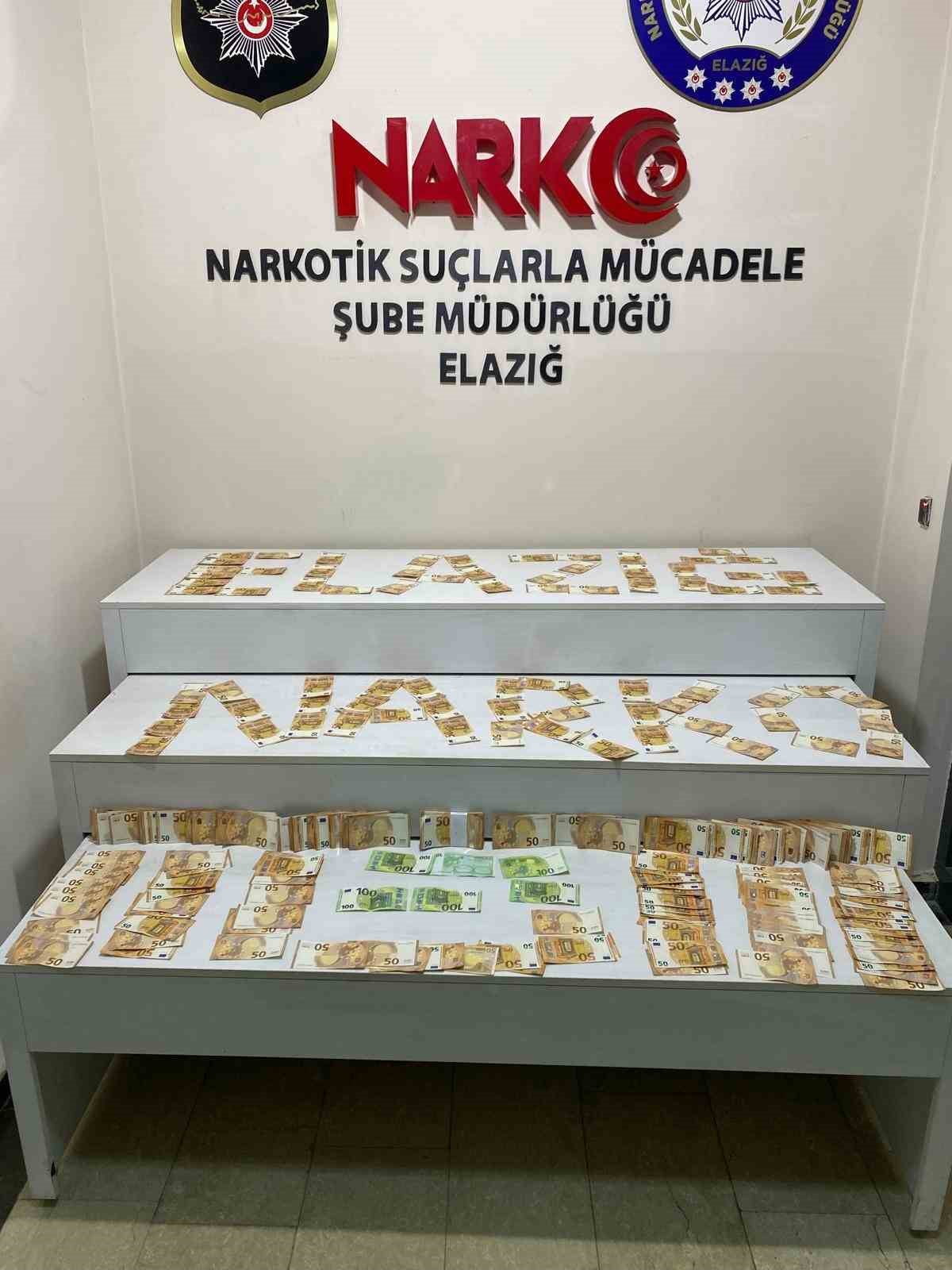 ELAZIĞ’DA POLİS EKİPLERİ TARAFINDAN GERÇEKLEŞTİRİLEN UYUŞTURUCU OPERASYONUNDA, 4 ŞÜPHELİ...