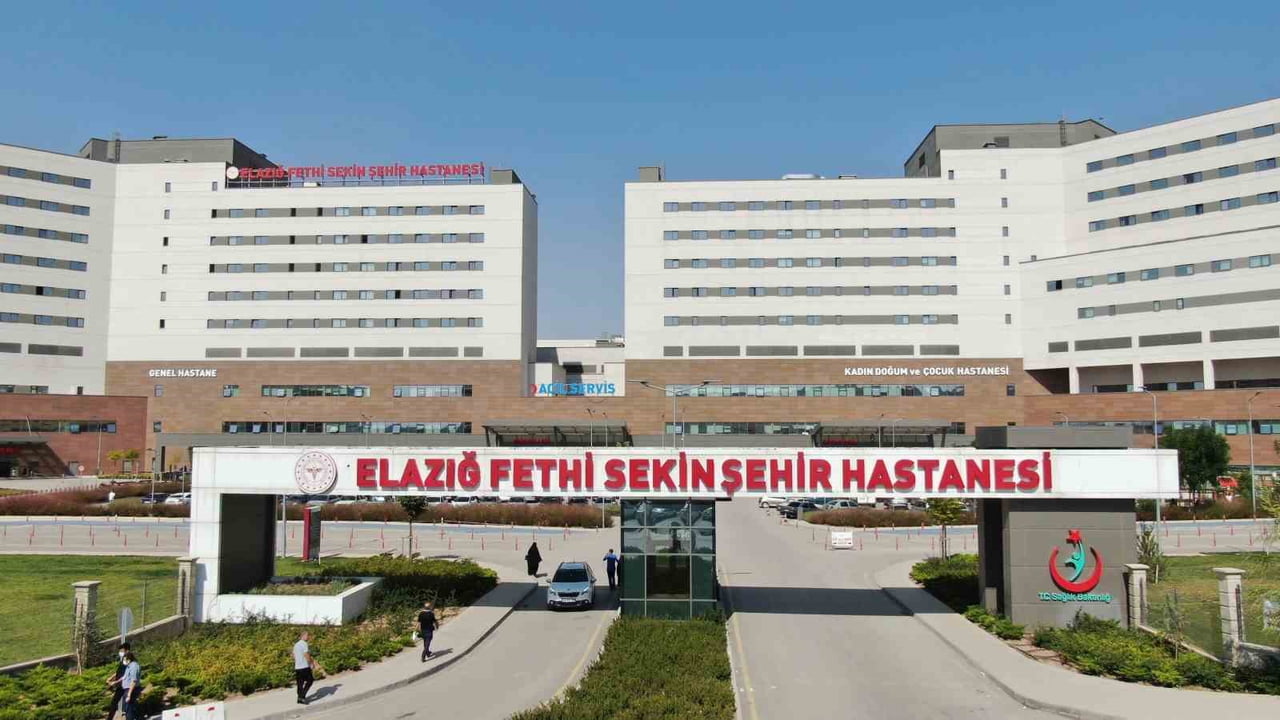 ELAZIĞ FETHİ SEKİN ŞEHİR HASTANESİ'NDE 2025 YILINDA 2 MİLYON 810 BİN HASTA TEDAVİ EDİLDİ.