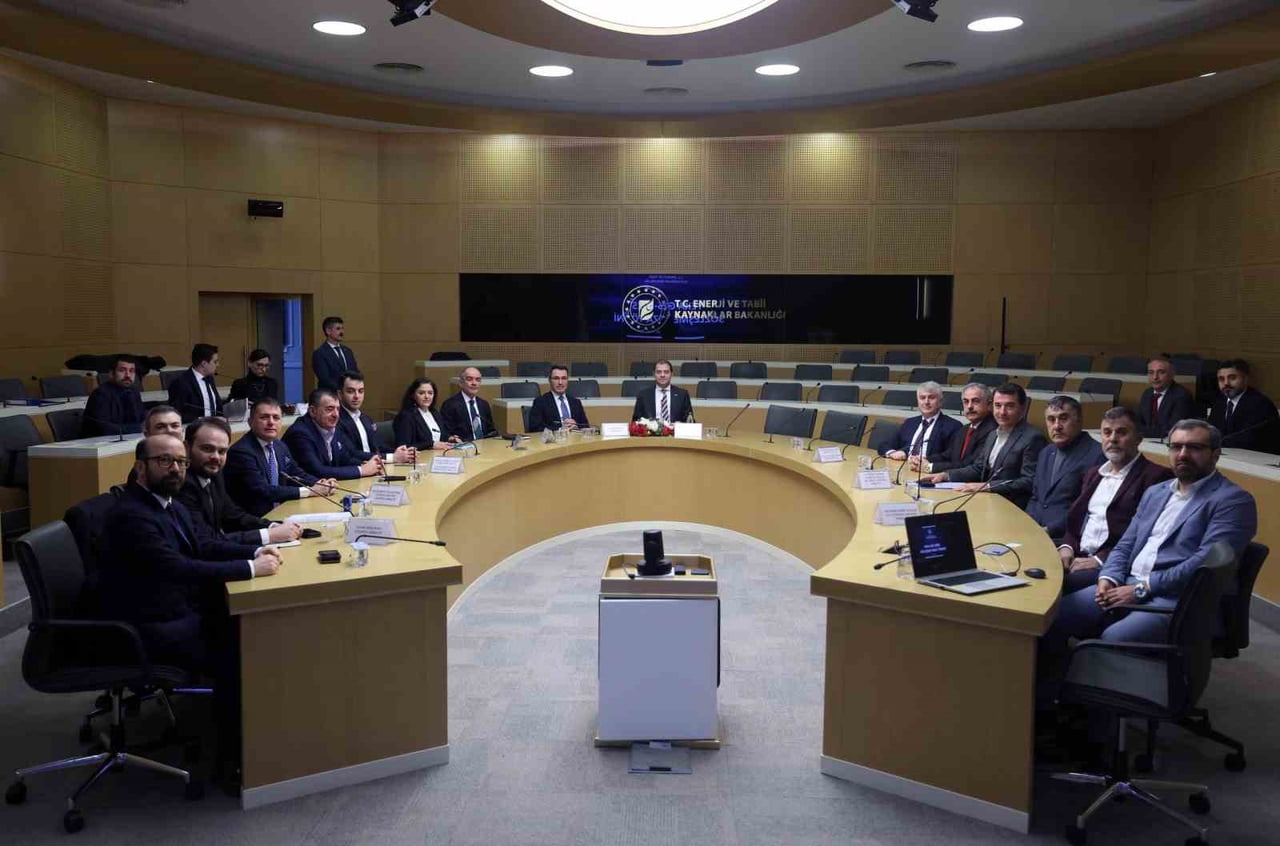 ENERJİ VE TABİİ KAYNAKLAR BAKANLIĞI TARAFINDAN DÜZENLENEN YEKA GES-2025 YARIŞMALARI KAPSAMINDA, 8...