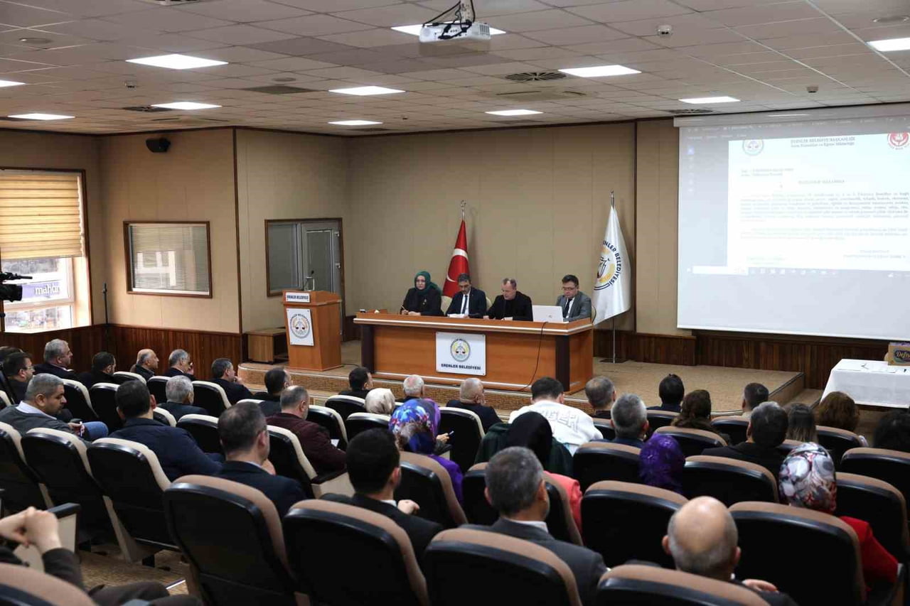 ERENLER BELEDİYESİ OCAK AYI OLAĞAN MECLİS TOPLANTISI, BELEDİYE BAŞKANI ŞENOL DİNÇ BAŞKANLIĞINDA...