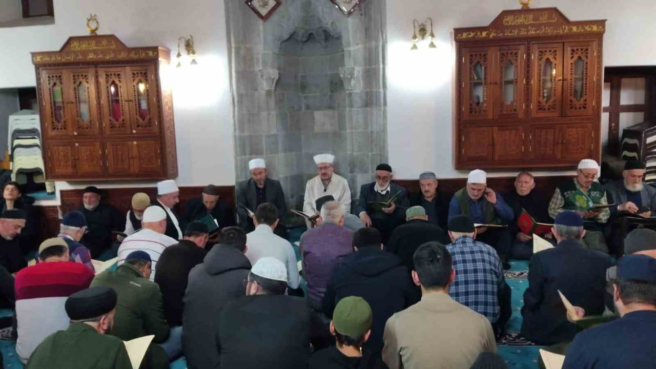 ERZURUM'DA 5 ASIRDIR YAŞATILAN "1001 HATİM" GELENEĞİNİN SİMGE CAMİLERİNDEN TARİHİ AYAZPAŞA...