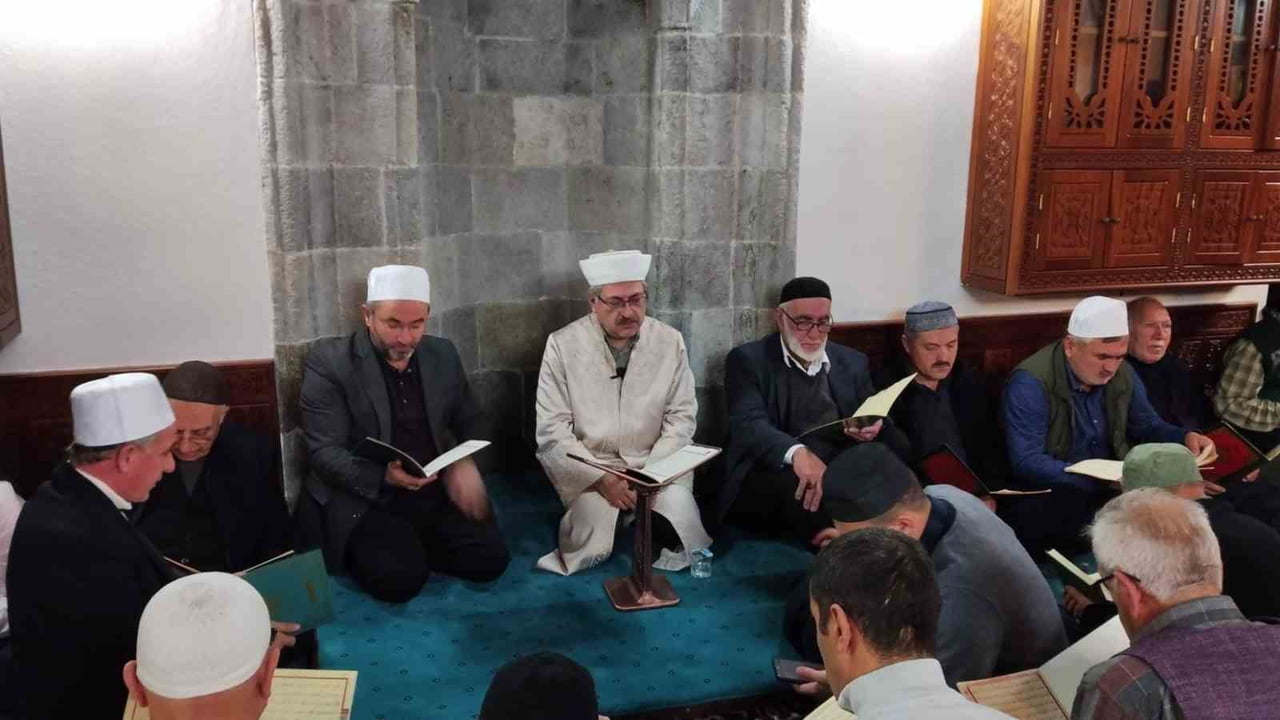 ERZURUM'DA 5 ASIRDIR YAŞATILAN "1001 HATİM" GELENEĞİNİN SİMGE CAMİLERİNDEN TARİHİ AYAZPAŞA...