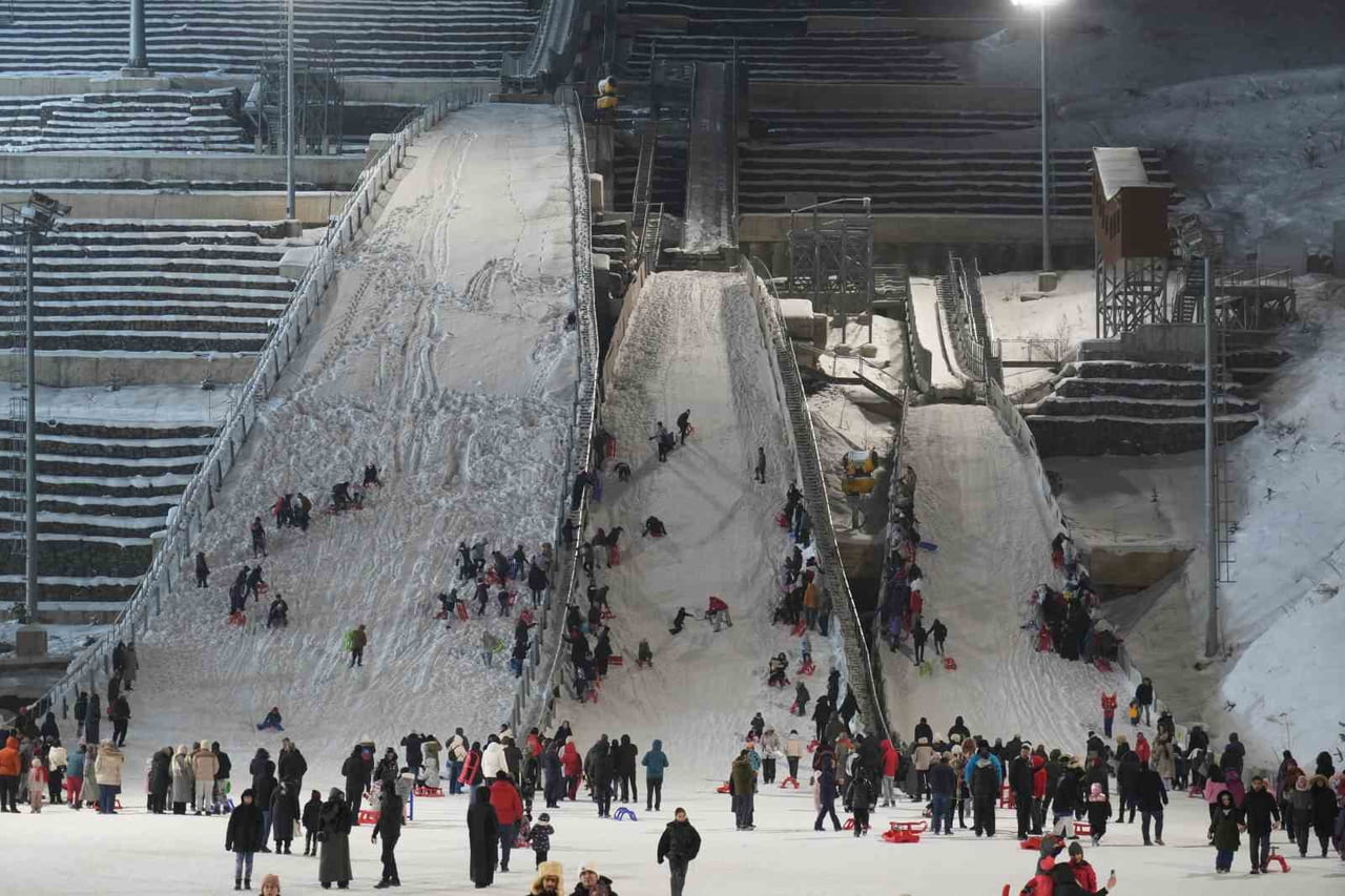 ERZURUM'DA DEVAM EDEN KAR YAĞIŞI EĞLENCELİ ANLARI DA BERABERİNDE GETİRİYOR. TÜRKİYE'DE TEK OLMA...