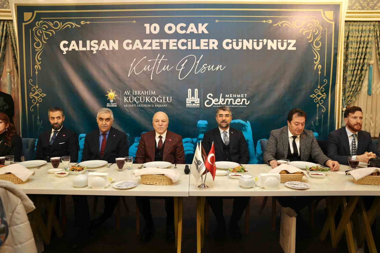 ERZURUM BÜYÜKŞEHİR BELEDİYE BAŞKANI MEHMET SEKMEN VE AK PARTİ İL BAŞKANI İBRAHİM KÜÇÜKOĞLU...