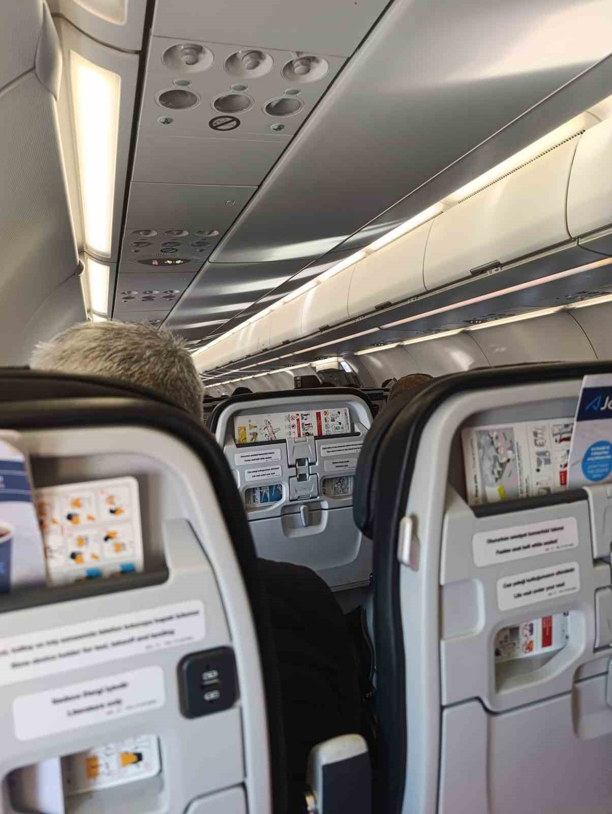 ERZURUM’DA ETKİLİ OLAN –32 DERECEYİ BULAN AŞIRI SOĞUK HAVA, HAVA ULAŞIMINDA AKSAMALARA NEDEN...