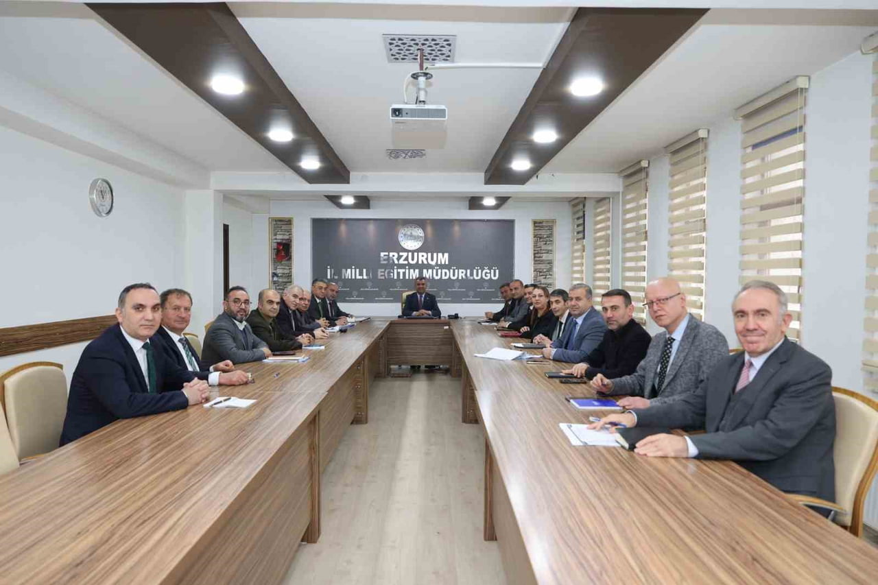 ERZURUM’DA "EĞİTİMDE DEĞERLENDİRME VE YOL HARİTASI",  İL MİLLÎ EĞİTİM MÜDÜRÜ SÜLEYMAN EKİCİ...