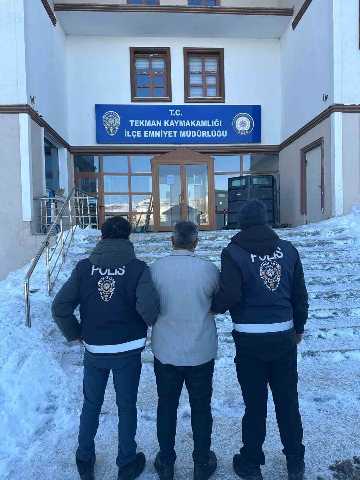 ERZURUM EMNİYET MÜDÜRLÜĞÜ’NCE ARANAN ŞAHISLARIN YAKALANMASINA YÖNELİK DÜZENLENEN OPERASYONDA...