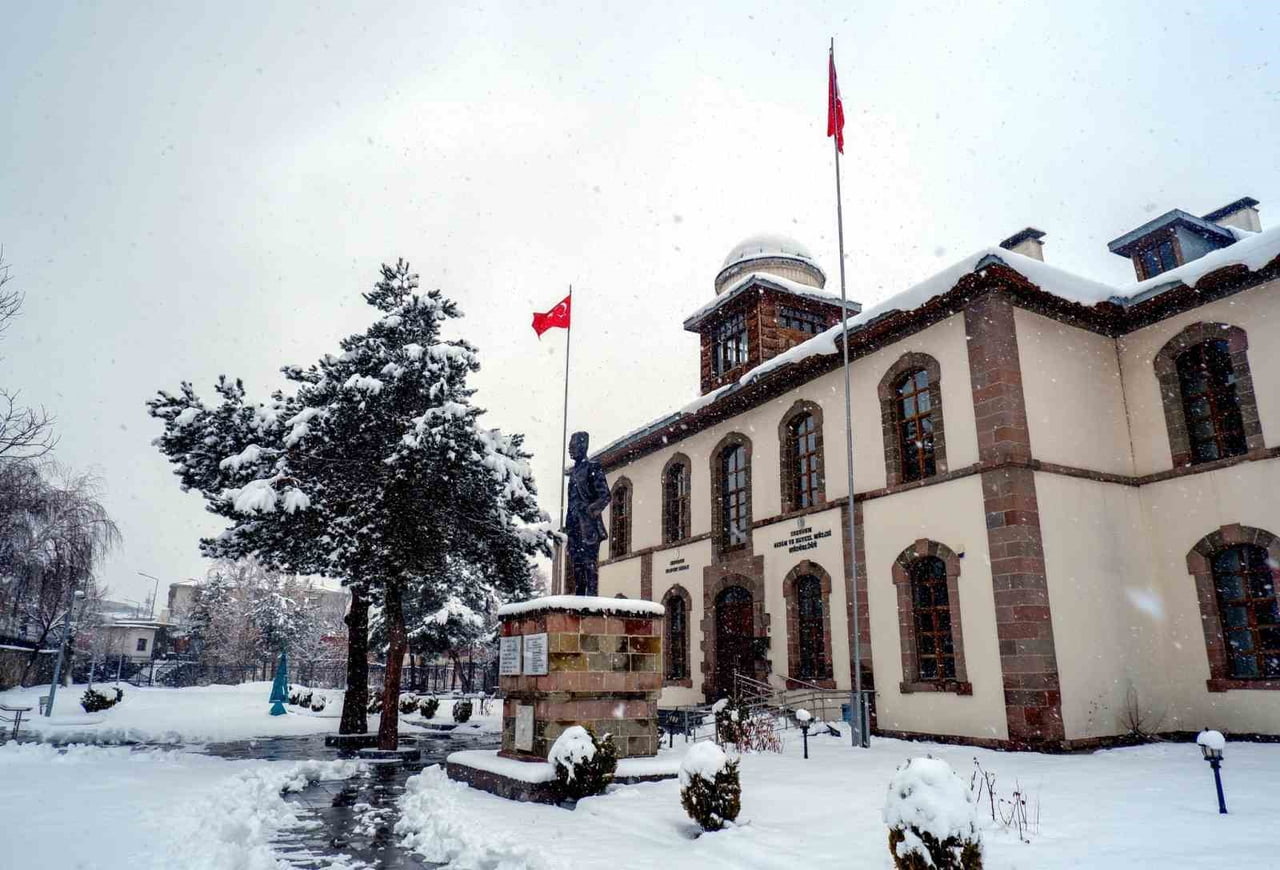 ERZURUM İL KÜLTÜR VE TURİZM MÜDÜRLÜĞÜ TARAFINDAN YAPILAN AÇIKLAMADA, DEPREM PERFORMANSININ...