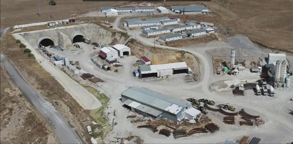 ERZURUM’U KARADENİZ VE GÜNEYDOĞU’YA BAĞLAYAN YOLLAR ÜZERİNDE BULUNAN DÖRT TÜNELİN AÇILMASI İÇİN...