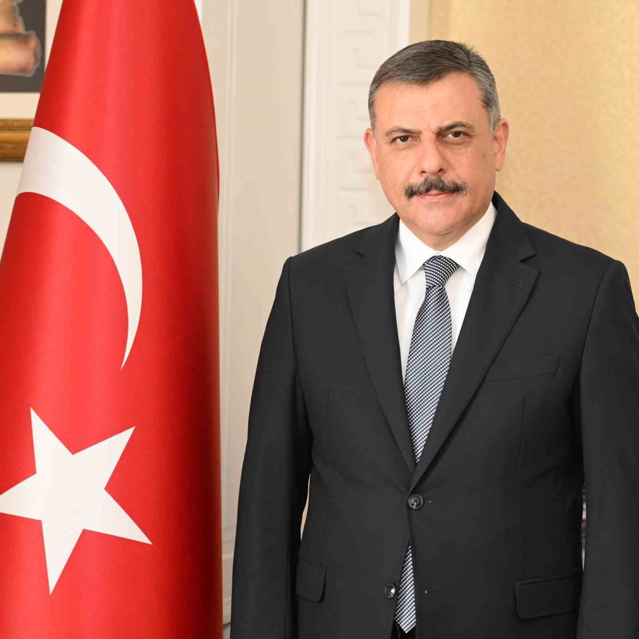 ERZURUM VALİSİ MUSTAFA ÇİFTÇİ, ERZURUM’UN ASAYİŞ AÇISINDAN 2024 VE 2025 YILLARINDA ORTA RİSK...