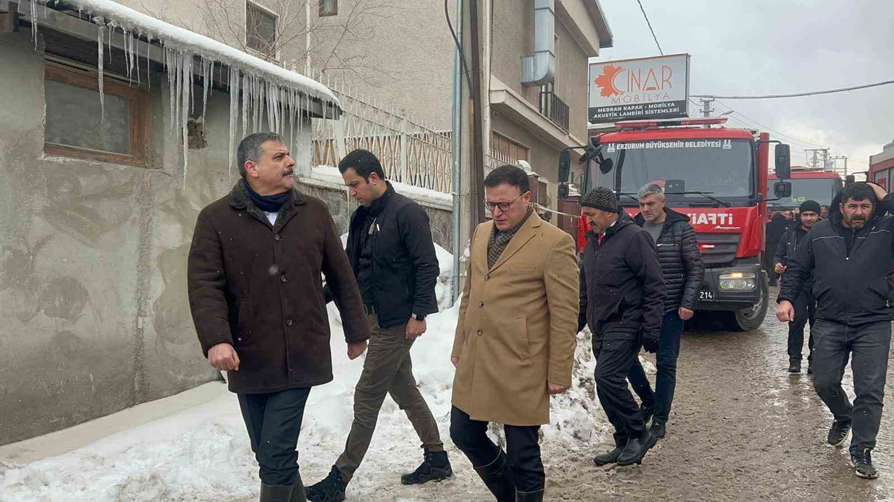 ERZURUM VALİSİ MUSTAFA ÇİFTÇİ VE EMNİYET MÜDÜRÜ ONUR KARABURUN SÖNDÜRME ÇALIŞMALARINA YERİNDE...