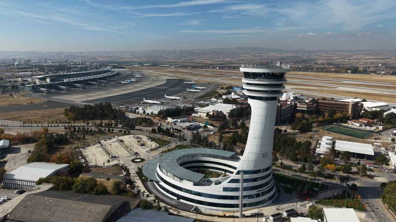 ESENBOĞA HAVALİMANI'NIN 3. PİSTİ VE YENİ KULESİ CUMHURBAŞKANI RECEP TAYYİP ERDOĞAN TARAFINDAN...