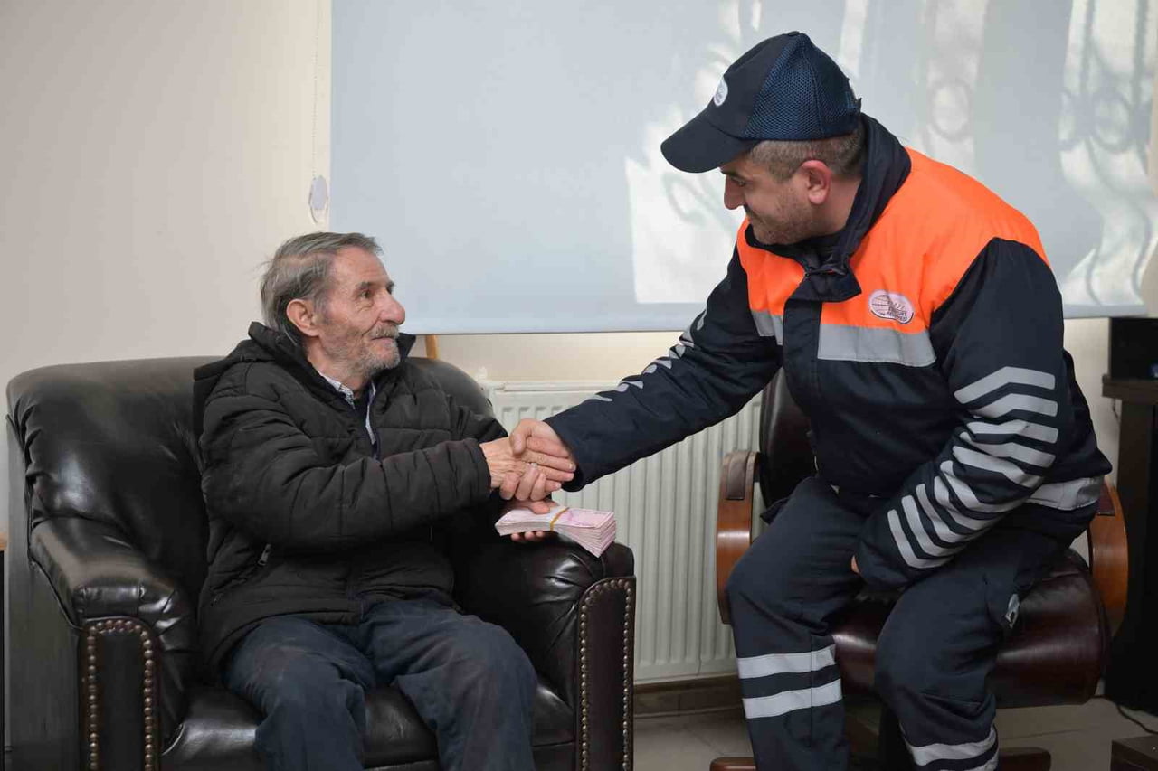 ESENYURT BELEDİYE PERSONELİ TUNCAY MENEKŞE İLE HALİS YILDIRIM