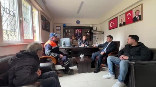 Esenyurt Belediye personeli yolda bulduğu para dolu poşeti sahibine teslim etti