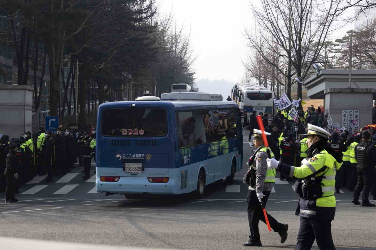 ESKİ GÜNEY KORE DEVLET BAŞKANI YOON SUK YEOL, SIKIYÖNETİM İLAN ETME GİRİŞİMİNİN ARDINDAN...