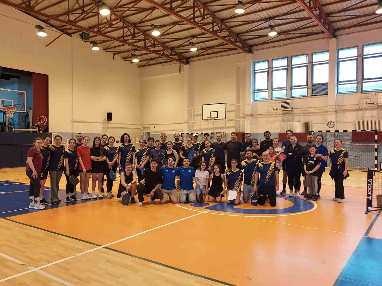 ESKİŞEHİR ANADOLU ÜNİVERSİTESİ'NDE DÜZENLENEN PİCKLEBALL TURNUVASI, KURSİYERLER VE AİLELERİNİN...