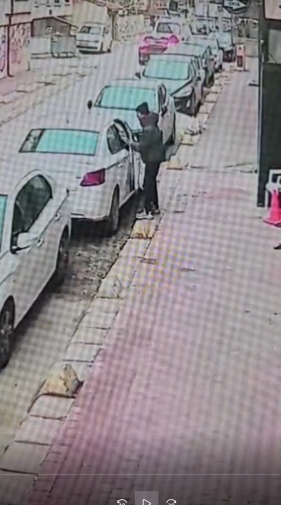 ESKİŞEHİR’DE 4 FARKLI OTODAN HIRSIZLIK OLAYI GERÇEKLEŞTİREN ZANLI, POLİSİN TAKİBİ SONUCU...