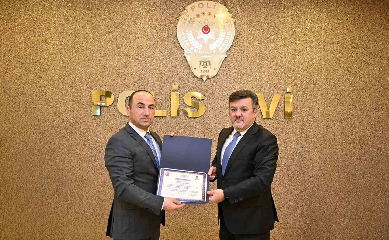 ESKİŞEHİR İL EMNİYET MÜDÜRÜ TOLGA YILMAZ, EMEKLİLİĞE AYRILAN İL EMNİYET MÜDÜR YARDIMCISI 2. SINIF...