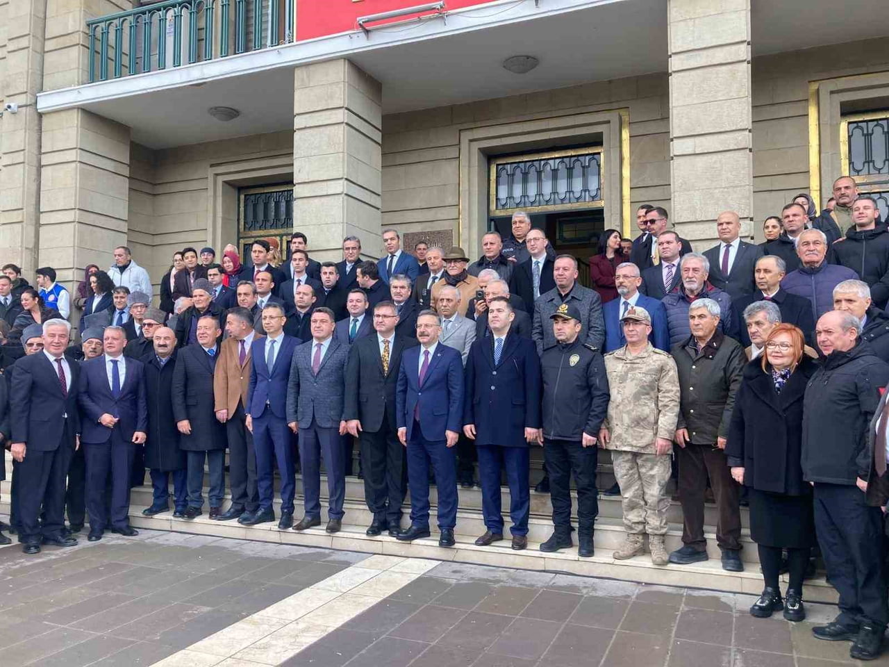 ESKİŞEHİR VALİSİ HÜSEYİN AKSOY, GÖREV SÜRESİNİN DOLMASIYLA BİRLİKTE ŞEHRE VEDA ETTİ.