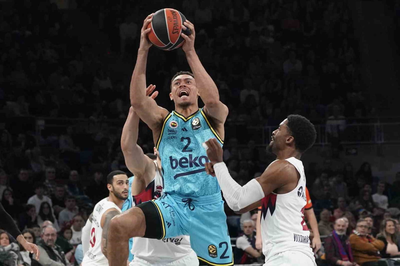 EUROLEAGUE'İN 19. HAFTASINDA FENERBAHÇE DEPLASMANDA BASKONİA'YI MAĞLUP ETTİ