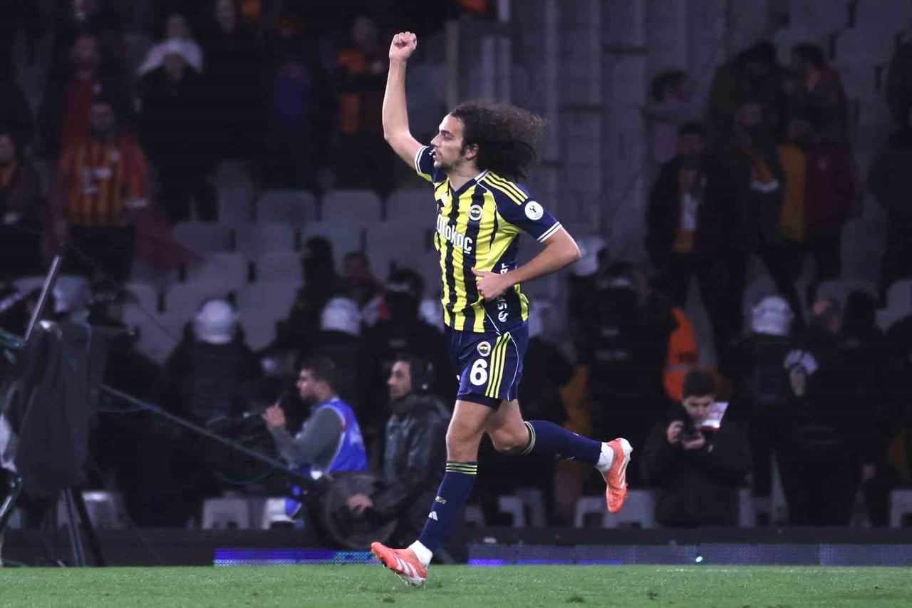 FENERBAHÇE'NİN ARA TRANSFER DÖNEMİNDE KADROSUNA KATTIĞI VE İLK MAÇI OLAN TURKCELL SÜPER KUPA...