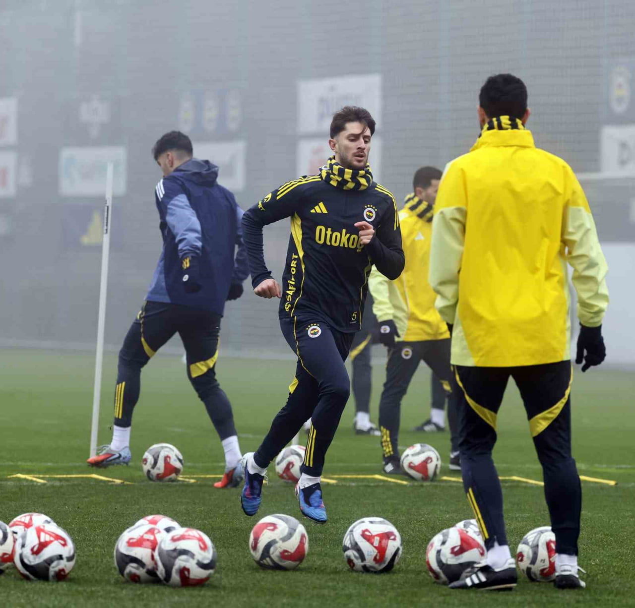 FENERBAHÇE, TRENDYOL SÜPER LİG'DE YARIN SAHASINDA GÖZTEPE İLE OYNAYACAĞI MAÇIN HAZIRLIKLARINI...