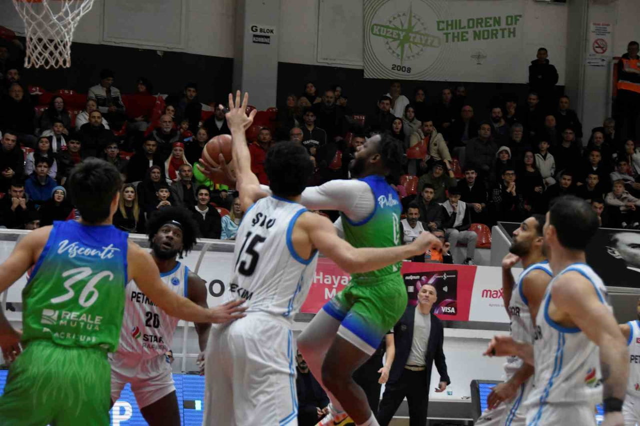 FIBA AVRUPA KUPASI: ALİAĞA PETKİMSPOR : 82 - DİNAMO BDS SASSARİ: 70