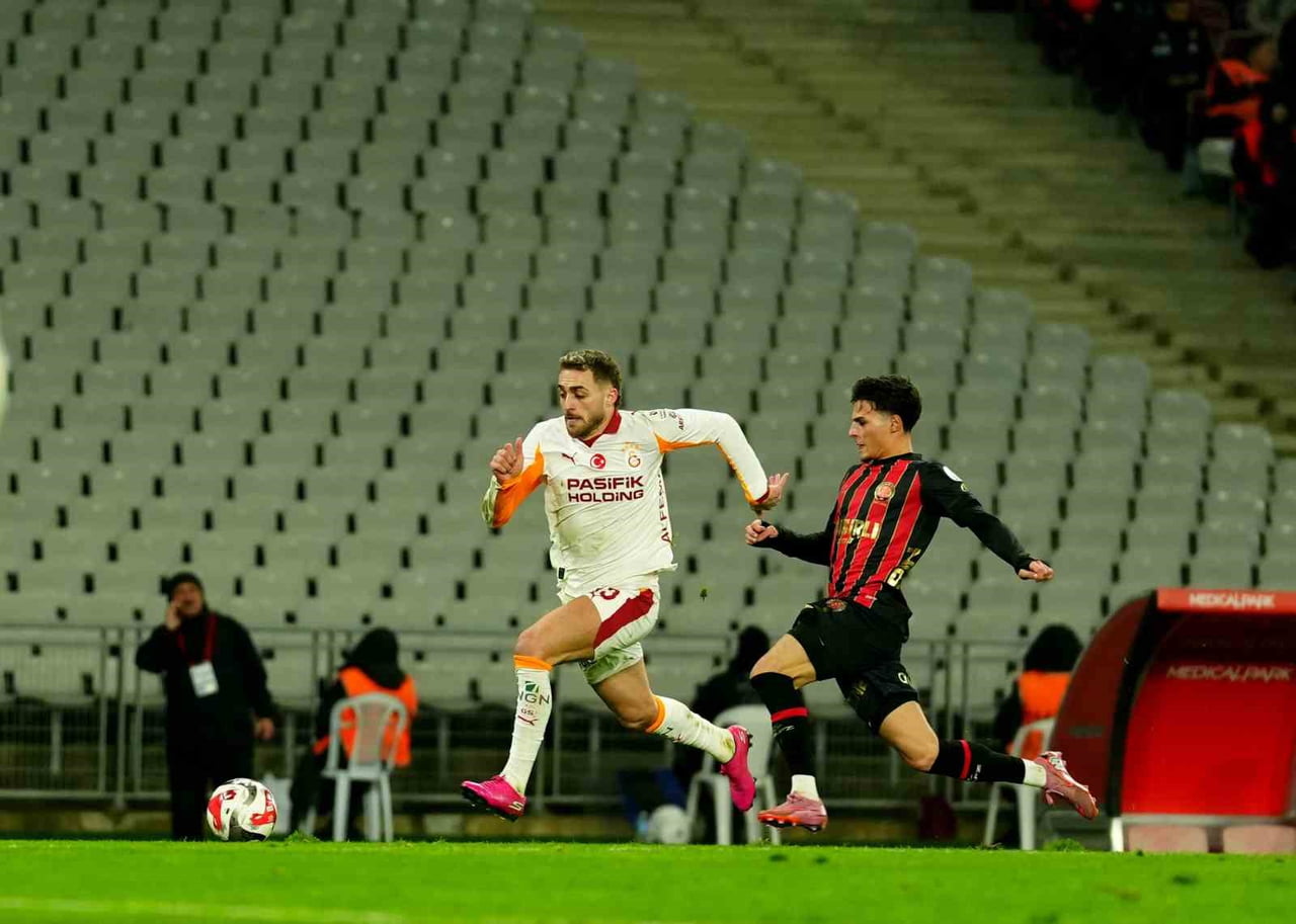 GALATASARAYLI FUTBOLCU BARIŞ BARIŞ ALPER YILMAZ, FATİH KARAGÜMRÜK MAÇINDA GÖRDÜĞÜ SARI KART CEZALI...