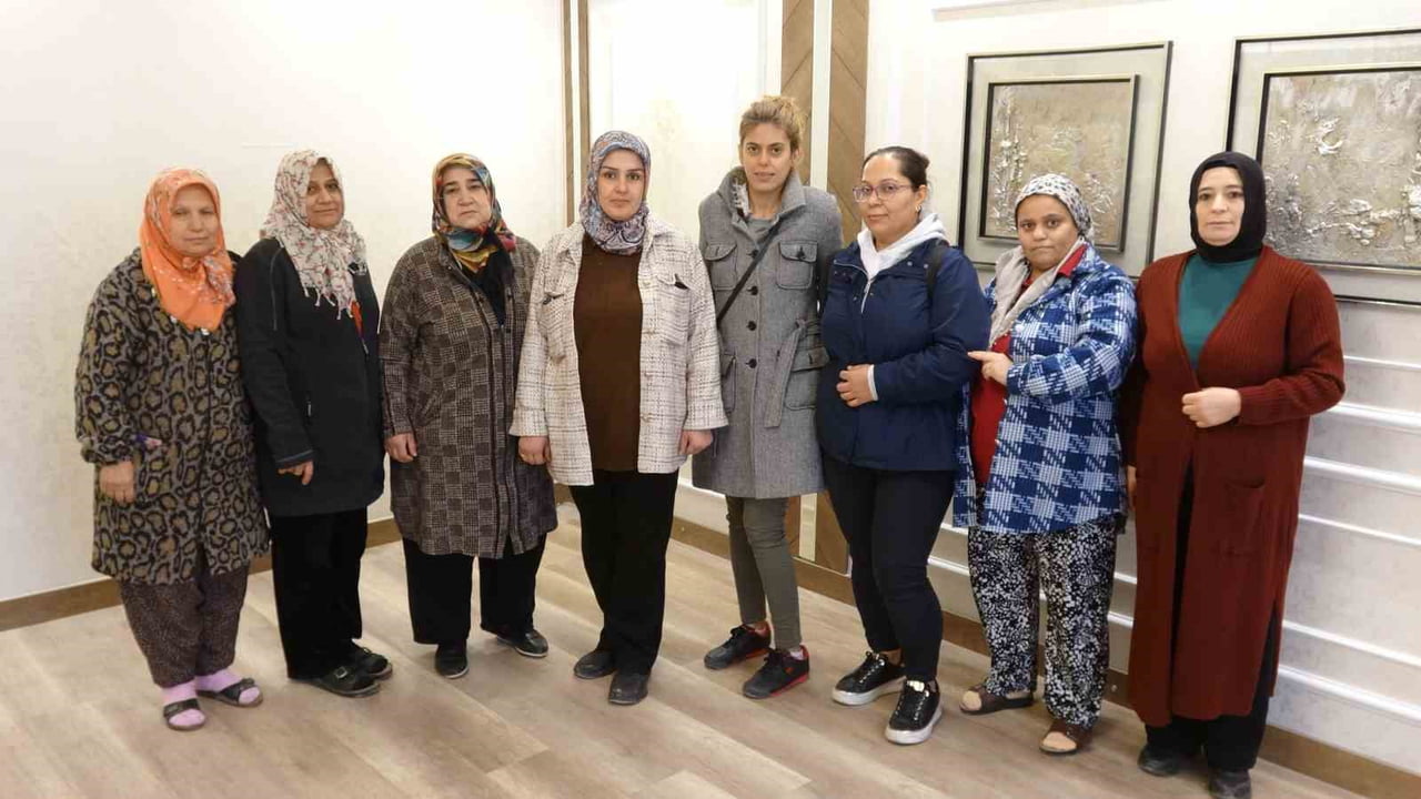 GAZİANTEP'TE 5 ÇOCUK ANNESİ AYSUN GÖRÜCÜ, YAŞADIĞI MADDİ SIKINTILARI NEDENİYLE AİLE EKONOMİSİNE...