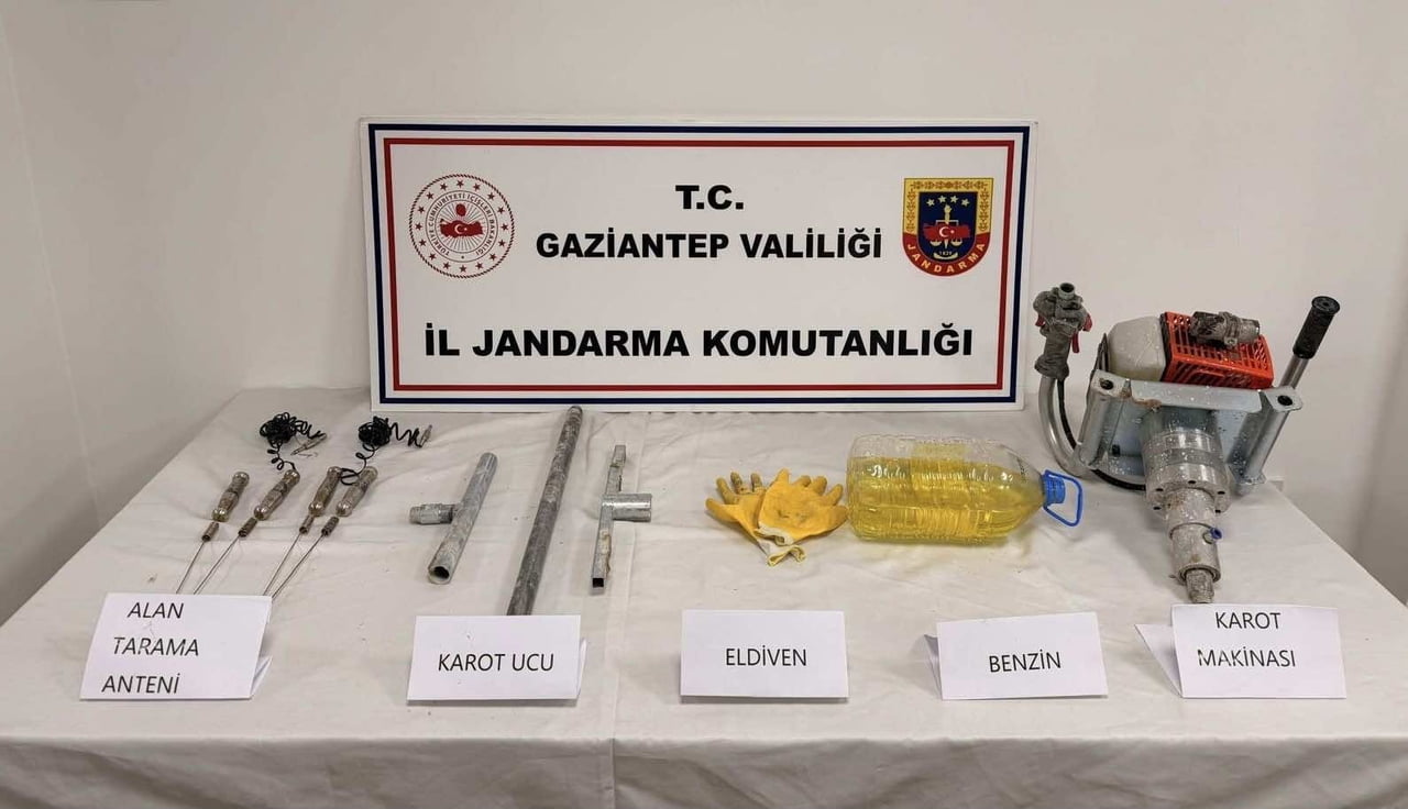 GAZİANTEP’TE KAÇAK KAZI YAPAN ŞAHISLARA JANDARMADAN SUÇÜSTÜ: 5 GÖZALTI