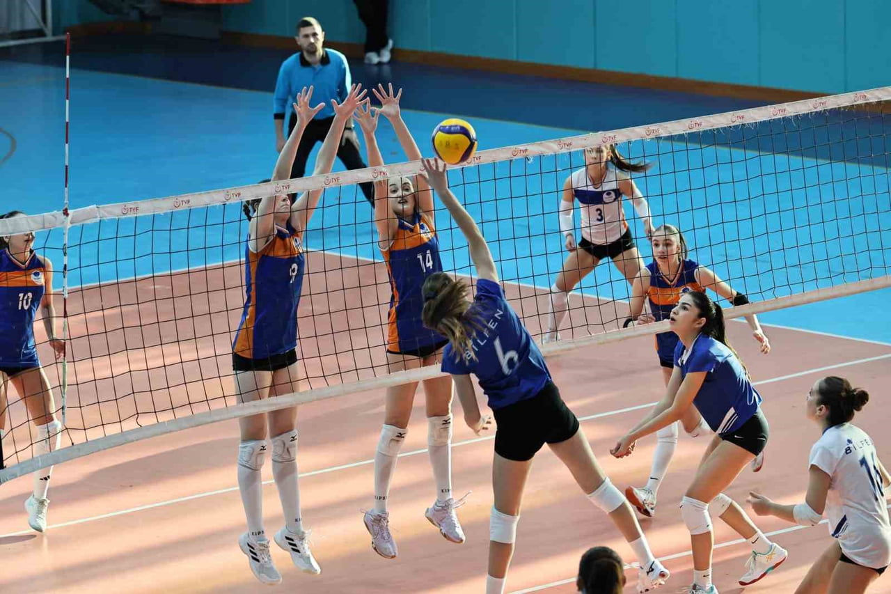 GENÇLİK VE SPOR BAKANLIĞI TARAFINDAN DÜZENLENEN OKUL SPORLARI VOLEYBOL GENÇLER (A) GRUP...