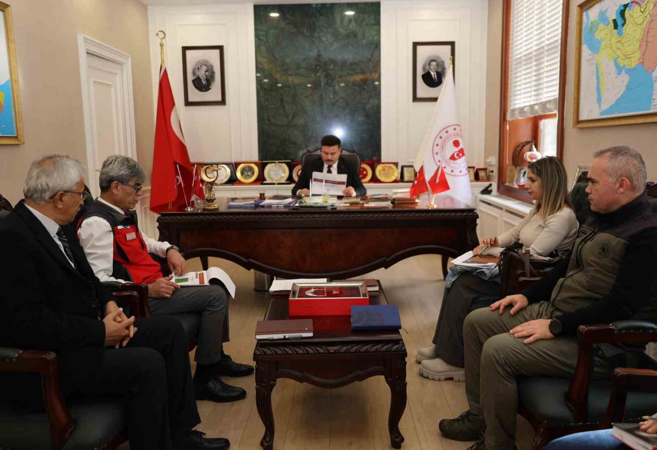 GÖKÇEADA KAYMAKAMI OSMAN ACAR BAŞKANLIĞINDA İLÇE TARIM VE HAYVANCILIK DEĞERLENDİRME TOPLANTISI...